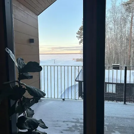 Parkkipaikalla Upealla Alueella Cassa Laurassa Rovaniemellae Apartment *